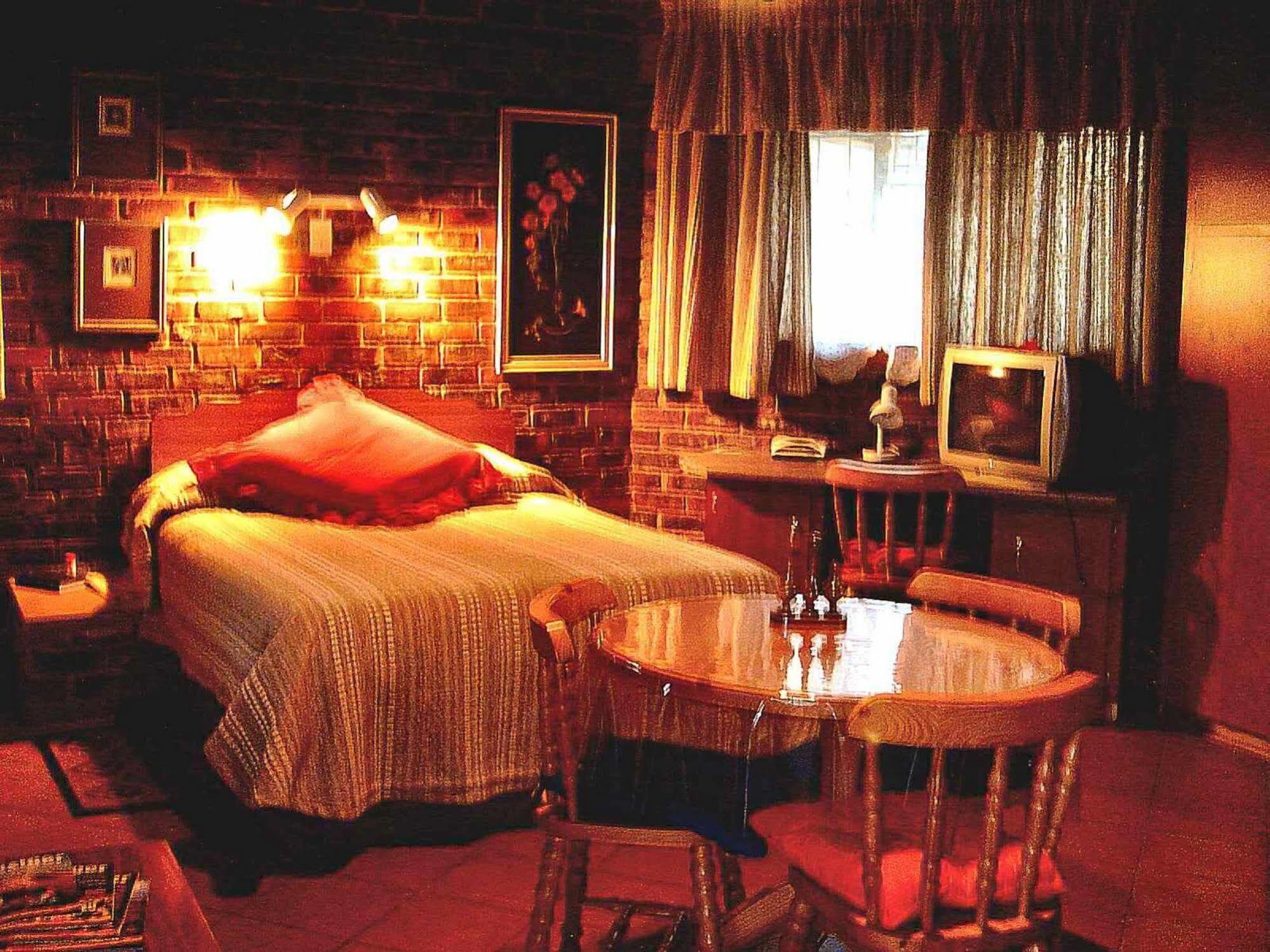 Cosy Cottages Guesthouse Potchefstroom Exterior foto